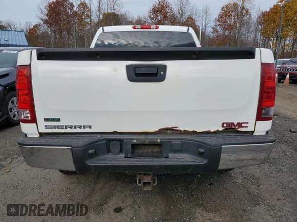 ✅ 2011 GMC Sierra 1500 SL • VIN: 3GTP2UEA3BG367314 • Lot: 91857585. Listed on Copart with 221,161 mi. Free auction sales archive from the USA and detailed vehicle history report at DreamBid. Image 6.