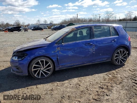 ✅ 2019 Volkswagen Golf R • VIN: WVWVA7AU5KW209764 • Lot: 48469115. Wystawiony na Copart z przebiegiem Nie podano. Bezpłatny archiwum sprzedaży aukcyjnych z USA i szczegółowy raport historii pojazdu na DreamBid. Zdjęcie 1.