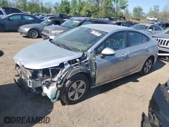 ✅ 2017 Chevrolet Cruze LS • VIN: 1G1BC5SM7H7225721 • Lot: 47560753. Listed on Copart with 77,265 mi. Free auction sales archive from the USA and detailed vehicle history report at DreamBid. Image 1.