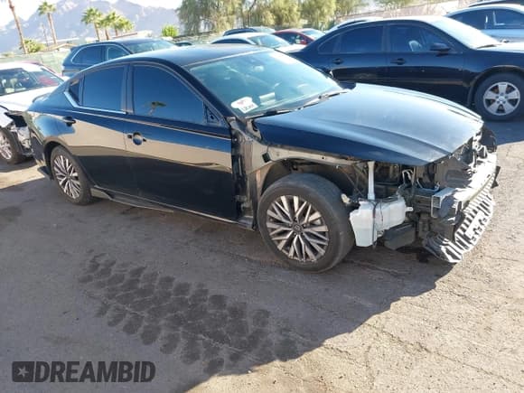 ✅ 2023 Nissan Altima SV • VIN: 1N4BL4DV6PN379280 • Лот: 43292360. Опубликован ранее на IAAI с пробегом 51 822 миль. Бесплатный доступ к архиву аукционных продаж из США и подробный отчёт об истории автомобиля на DreamBid. Изображение 1.