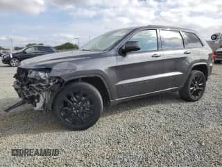 2018 Jeep Grand Cherokee Altitude z VIN 1C4RJFAG6JC171189, wystawiony jako Copart lot #84475275 z przebiegiem 138 971 mil mil oraz Szkoda całkowita • Salvage title. Historia ofert i sprzedaży dostępna na DreamBid. Obrazek 1.