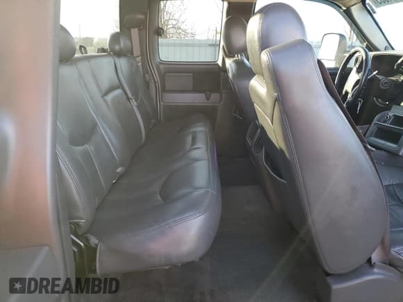 ✅ 2006 Chevrolet Silverado 2500HD Work Truck • VIN: 1GCHK29266E126615 • Lot: 43231365. Wystawiony na Copart z przebiegiem 286 060 mil. Bezpłatny archiwum sprzedaży aukcyjnych z USA i szczegółowy raport historii pojazdu na DreamBid. Zdjęcie 10.