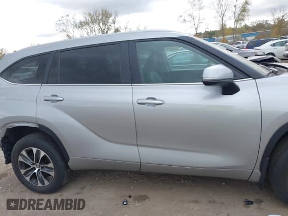 ✅ 2024 Toyota Highlander XLE • VIN: 5TDKDRBH4RS541051 • Лот: 43385217. Опубликован ранее на IAAI с пробегом 17 943 миль. Бесплатный доступ к архиву аукционных продаж из США и подробный отчёт об истории автомобиля на DreamBid. Изображение 14.