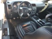 ✅ 2010 Dodge Challenger R/T Classic • VIN: 2B3CJ5DT6AH289735 • Lot: 89097985. Wystawiony na Copart z przebiegiem 97 175 mil. Bezpłatny archiwum sprzedaży aukcyjnych z USA i szczegółowy raport historii pojazdu na DreamBid. Zdjęcie 8.