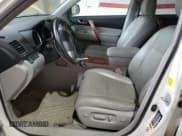 ✅ 2010 Toyota Highlander Limited • VIN: JTEDK3EH8A2159992 • Лот: 69671325. Опубликован ранее на Copart с пробегом 160 029 миль. Бесплатный доступ к архиву аукционных продаж из США и подробный отчёт об истории автомобиля на DreamBid. Изображение 7.