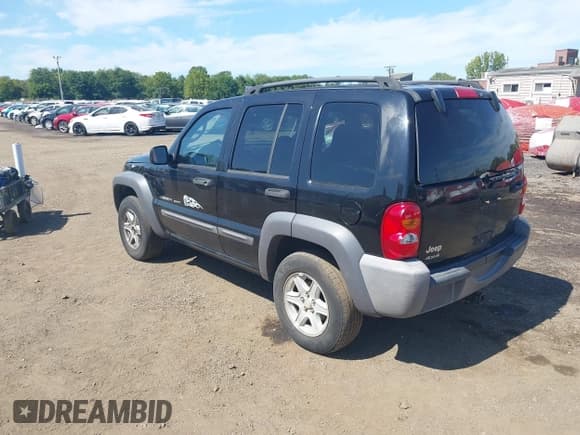 ✅ 2003 Jeep Liberty Sport • VIN: 1J4GL48K13W675080 • Лот: 43192568. Опубликован ранее на IAAI с пробегом 197 659 миль. Бесплатный доступ к архиву аукционных продаж из США и подробный отчёт об истории автомобиля на DreamBid. Изображение 3.
