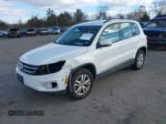 ✅ 2017 Volkswagen Tiguan S • VIN: WVGBV7AX7HK000183 • Lot: 43803104. Wystawiony na IAAI z przebiegiem 94 265 mil. Bezpłatny archiwum sprzedaży aukcyjnych z USA i szczegółowy raport historii pojazdu na DreamBid. Zdjęcie 17.
