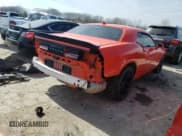 ✅ 2018 Dodge Challenger SXT Plus • VIN: 2C3CDZAGXJH334023 • Lot: 45637473. Wystawiony na Copart z przebiegiem Nie podano. Bezpłatny archiwum sprzedaży aukcyjnych z USA i szczegółowy raport historii pojazdu na DreamBid. Zdjęcie 3.