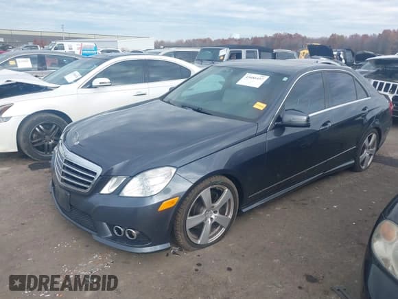 ✅ 2010 Mercedes-Benz E 350 Sport • VIN: WDDHF8HB8AA221255 • Lot: 43686457. Listed on IAAI with 192,094 mi. Free auction sales archive from the USA and detailed vehicle history report at DreamBid. Image 2.