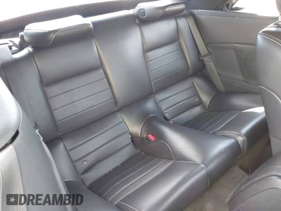 2014 Ford Mustang V6 с VIN 1ZVBP8EM0E5271274, выставлен на аукционе IAAI как лот 42962485 с пробегом 71 422 миль миль и . История ставок и продаж доступна на DreamBid. Изображение 8.