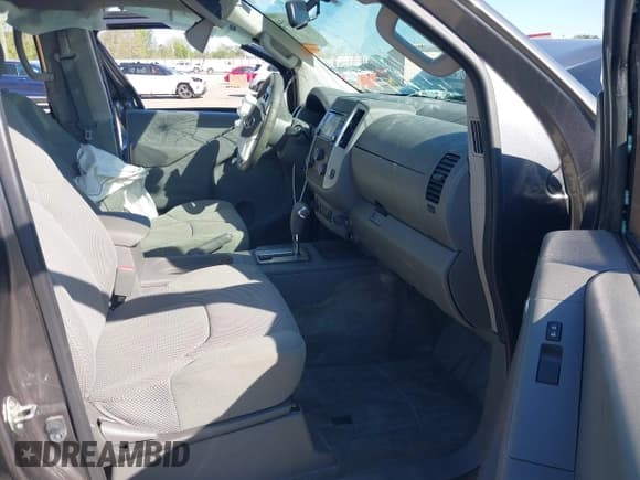 ✅ 2016 Nissan Frontier SV • VIN: 1N6AD0EV4GN787901 • Lot: 42018254. Wystawiony na IAAI z przebiegiem 120 845 mil. Bezpłatny archiwum sprzedaży aukcyjnych z USA i szczegółowy raport historii pojazdu na DreamBid. Zdjęcie 5.