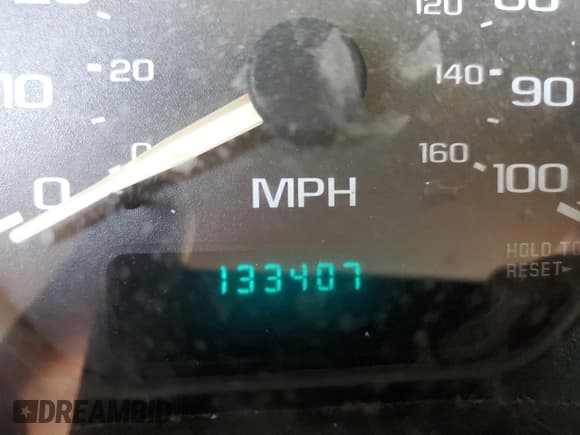 ✅ 2002 Chevrolet Silverado 1500 • VIN: 1GCEC14W42Z309275 • Лот: 70226834. Опубликован ранее на Copart с пробегом 133 407 миль. Бесплатный доступ к архиву аукционных продаж из США и подробный отчёт об истории автомобиля на DreamBid. Изображение 9.