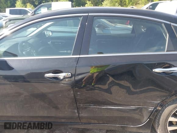 ✅ 2018 Nissan Altima S • VIN: 1N4AL3AP5JC123825 • Lot: 42716683. Wystawiony na IAAI z przebiegiem 170 082 mil. Bezpłatny archiwum sprzedaży aukcyjnych z USA i szczegółowy raport historii pojazdu na DreamBid. Zdjęcie 14.