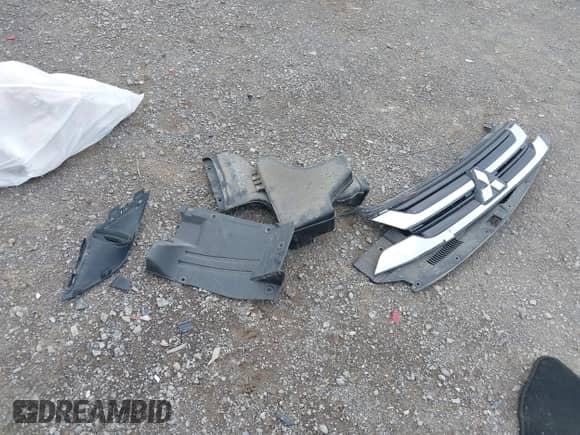 2018 Mitsubishi Outlander ES с VIN JA4AZ3A32JZ064956, выставлен на аукционе IAAI как лот 42724416 с пробегом 61 854 миль миль и . История ставок и продаж доступна на DreamBid. Изображение 12.