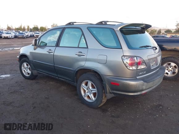 ✅ 2001 Lexus RX 300 • VIN: JTJGF10U410107279 • Lot: 43779813. Listed on IAAI with 146,871 mi. Free auction sales archive from the USA and detailed vehicle history report at DreamBid. Image 3.