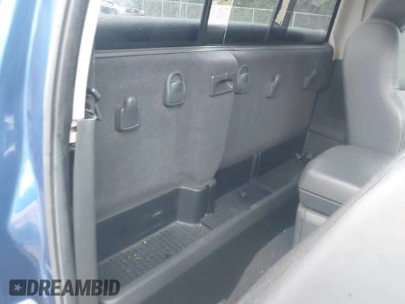 ✅ 2010 Dodge 1500 ST • VIN: 3D7JB1ET4AG159405 • Lot: 42708566. Wystawiony na IAAI z przebiegiem Nie podano. Bezpłatny archiwum sprzedaży aukcyjnych z USA i szczegółowy raport historii pojazdu na DreamBid. Zdjęcie 8.