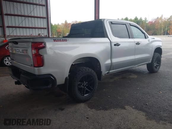 ✅ 2020 Chevrolet Silverado 1500 LT Trail Boss • VIN: 3GCPYFED7LG371985 • Lot: 43446408. Wystawiony na IAAI z przebiegiem 50 250 mil. Bezpłatny archiwum sprzedaży aukcyjnych z USA i szczegółowy raport historii pojazdu na DreamBid. Zdjęcie 4.