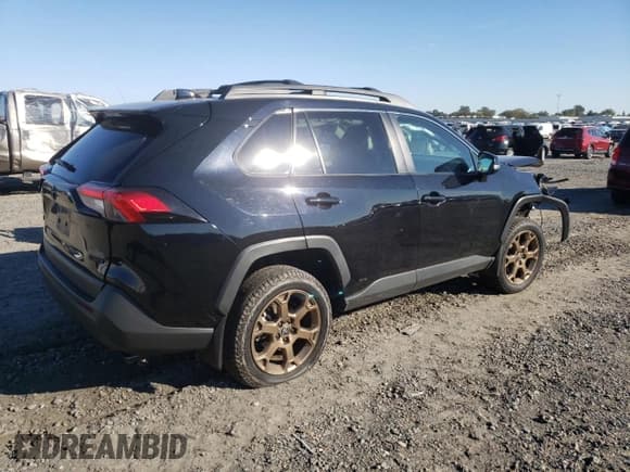 ✅ 2024 Toyota RAV4 Hybrid Woodland • VIN: 2T3UWRFV4RW195004 • Лот: 82541735. Опубликован ранее на Copart с пробегом 33 435 миль. Бесплатный доступ к архиву аукционных продаж из США и подробный отчёт об истории автомобиля на DreamBid. Изображение 3.