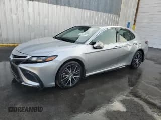 ✅ 2022 Toyota Camry SE • VIN: 4T1G11AKXNU638561 • Lot: 90835075. Listed on Copart with 133,153 mi. Free auction sales archive from the USA and detailed vehicle history report at DreamBid. Image 1.