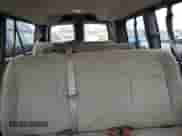 2017 Chevrolet Express Passenger LT z VIN 1GAWGFFF8H1244398, wystawiony jako Copart lot #51238305 z przebiegiem 127 510 mil mil oraz Szkoda całkowita • Salvage title. Historia ofert i sprzedaży dostępna na DreamBid. Obrazek 10.