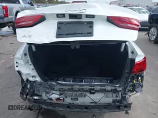 ✅ 2020 Audi A3 Premium • VIN: WAUAUGFF0LA099167 • Lot: 43396004. Wystawiony na IAAI z przebiegiem 32 523 mil. Bezpłatny archiwum sprzedaży aukcyjnych z USA i szczegółowy raport historii pojazdu na DreamBid. Zdjęcie 6.