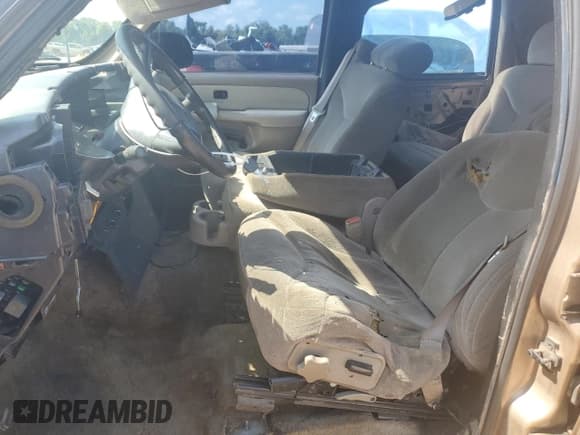 ✅ 2001 GMC Yukon SLE • VIN: 1GKEC13V71J211321 • Lot: 62565225. Wystawiony na Copart z przebiegiem Nie podano. Bezpłatny archiwum sprzedaży aukcyjnych z USA i szczegółowy raport historii pojazdu na DreamBid. Zdjęcie 7.