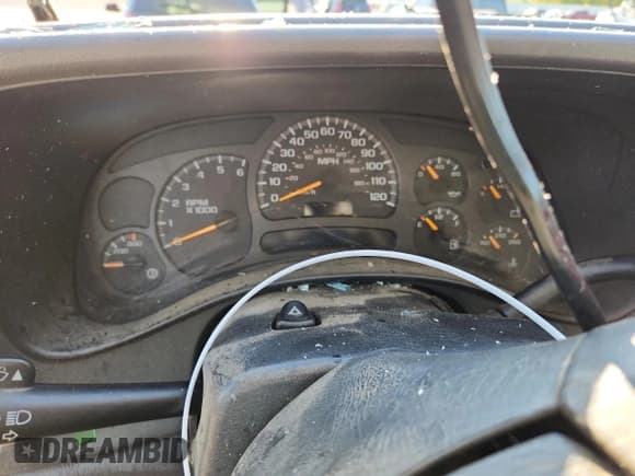 ✅ 2004 GMC Sierra 2500HD SLE • VIN: 1GTHK23U44F197992 • Лот: 70641745. Опубликован ранее на Copart с пробегом Не указан. Бесплатный доступ к архиву аукционных продаж из США и подробный отчёт об истории автомобиля на DreamBid. Изображение 9.