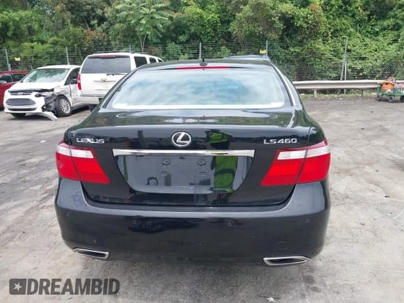 ✅ 2008 Lexus LS 460 • VIN: JTHBL46F385074108 • Lot: 42418627. Listed on IAAI with 200,556 mi. Free auction sales archive from the USA and detailed vehicle history report at DreamBid. Image 16.