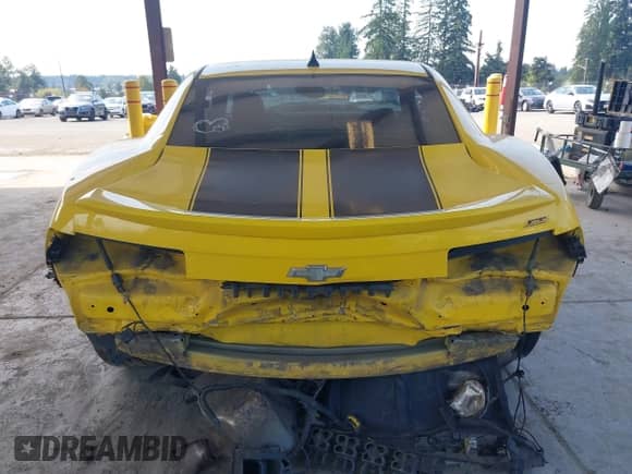 2010 Chevrolet Camaro 2SS z VIN 2G1FK1EJ5A9108819, wystawiony jako IAAI lot #43111522 z przebiegiem 174 324 mil mil oraz . Historia ofert i sprzedaży dostępna na DreamBid. Obrazek 6.