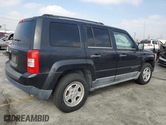 ✅ 2011 Jeep Patriot Latitude • VIN: 1J4NT1GA7BD102838 • Lot: 65228615. Listed on Copart with 44,327 mi. Free auction sales archive from the USA and detailed vehicle history report at DreamBid. Image 3.