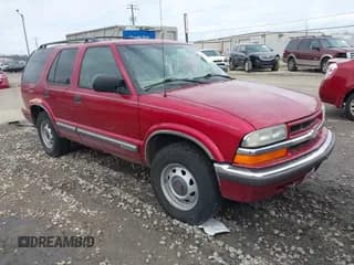 ✅ 2000 Chevrolet Blazer LT • VIN: 1GNDT13W4Y2210137 • Lot: 41808783. Wystawiony na IAAI z przebiegiem Nie podano. Bezpłatny archiwum sprzedaży aukcyjnych z USA i szczegółowy raport historii pojazdu na DreamBid. Zdjęcie 1.