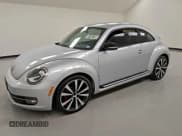 ✅ 2012 Volkswagen Beetle Turbo • VIN: 3VWVA7ATXCM653776 • Лот: 91445165. Опубликован ранее на Copart с пробегом 117 273 миль. Бесплатный доступ к архиву аукционных продаж из США и подробный отчёт об истории автомобиля на DreamBid. Изображение 1.