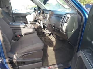 ✅ 2018 Chevrolet Silverado 1500 LT • VIN: 3GCUKREC4JG394943 • Lot: 43345901. Wystawiony na IAAI z przebiegiem 118 215 mil. Bezpłatny archiwum sprzedaży aukcyjnych z USA i szczegółowy raport historii pojazdu na DreamBid. Zdjęcie 5.