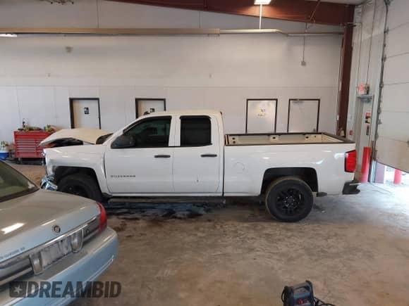 2014 Chevrolet Silverado 1500 LT с VIN 1GCVKREHXEZ207808, выставлен на аукционе IAAI как лот 43219222 с пробегом 180 875 миль миль и . История ставок и продаж доступна на DreamBid. Изображение 14.