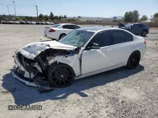 2014 BMW 3 Series 328i z VIN WBA3C1C5XEK116915, wystawiony jako Copart lot #70960835 z przebiegiem 74 127 mil mil oraz Szkoda całkowita • Salvage title. Historia ofert i sprzedaży dostępna na DreamBid. Obrazek 1.