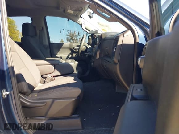 ✅ 2019 Chevrolet Silverado 1500 Custom Trail Boss • VIN: 1GCRYCEF9KZ301587 • Lot: 43449291. Wystawiony na IAAI z przebiegiem 56 383 mil. Bezpłatny archiwum sprzedaży aukcyjnych z USA i szczegółowy raport historii pojazdu na DreamBid. Zdjęcie 5.