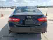 2019 Toyota Camry LE z VIN 4T1B11HK0KU794720, wystawiony jako Copart lot #66700455 z przebiegiem 102 818 mil mil oraz Czysty tytuł • Clean title. Historia ofert i sprzedaży dostępna na DreamBid. Obrazek 6.