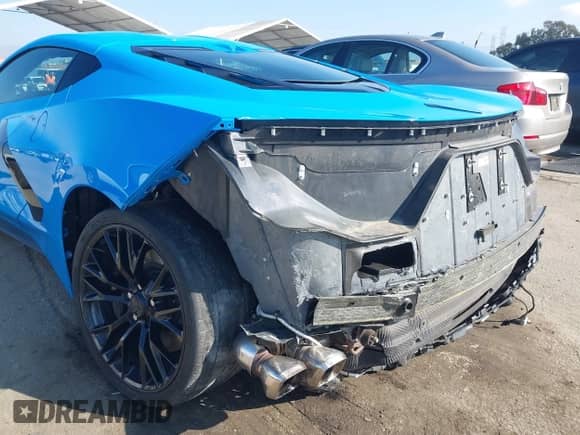 2021 Chevrolet Corvette 2LT z VIN 1G1YB2D44M5101758, wystawiony jako IAAI lot #41381304 z przebiegiem 11 843 mil mil oraz . Historia ofert i sprzedaży dostępna na DreamBid. Obrazek 6.