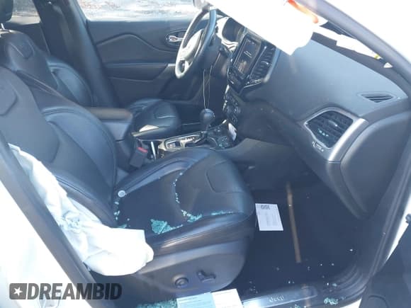 ✅ 2019 Jeep Cherokee Limited • VIN: 1C4PJMDX1KD354485 • Lot: 43503757. Wystawiony na IAAI z przebiegiem 109 226 mil. Bezpłatny archiwum sprzedaży aukcyjnych z USA i szczegółowy raport historii pojazdu na DreamBid. Zdjęcie 5.