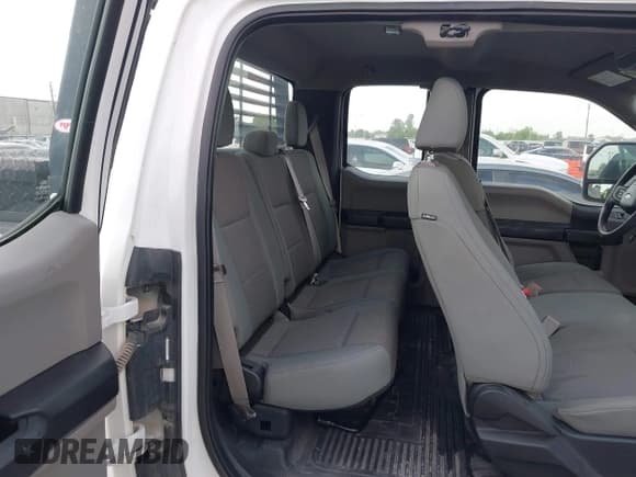 ✅ 2018 Ford F-250 XL • VIN: 1FT7X2BT2JEC25506 • Lot: 42477834. Listed on IAAI with 118,703 mi. Free auction sales archive from the USA and detailed vehicle history report at DreamBid. Image 8.