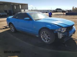 ✅ 2010 Ford Mustang GT • VIN: 1ZVBP8FH3A5120070 • Lot: 90307685. Wystawiony na Copart z przebiegiem 273 359 mil. Bezpłatny archiwum sprzedaży aukcyjnych z USA i szczegółowy raport historii pojazdu na DreamBid. Zdjęcie 4.