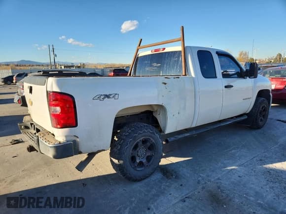 ✅ 2008 Chevrolet Silverado 2500HD Work Truck • VIN: 1GCHK29K08E204289 • Лот: 92879165. Опубликован ранее на Copart с пробегом 215 194 миль. Бесплатный доступ к архиву аукционных продаж из США и подробный отчёт об истории автомобиля на DreamBid. Изображение 3.