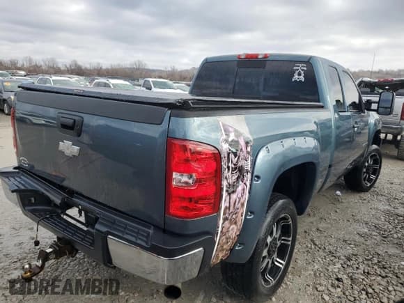 ✅ 2007 Chevrolet Silverado 2500HD 2LT • VIN: 1GCHK29627E571406 • Лот: 85560144. Опубликован ранее на Copart с пробегом 133 064 миль. Бесплатный доступ к архиву аукционных продаж из США и подробный отчёт об истории автомобиля на DreamBid. Изображение 3.