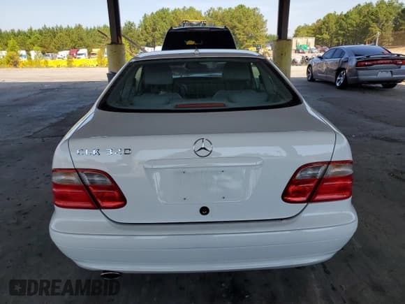✅ 2001 Mercedes-Benz CLK 320/430 • VIN: WDBLJ65G21F185247 • Lot: 72795604. Listed on Copart with 28,461 mi. Free auction sales archive from the USA and detailed vehicle history report at DreamBid. Image 6.