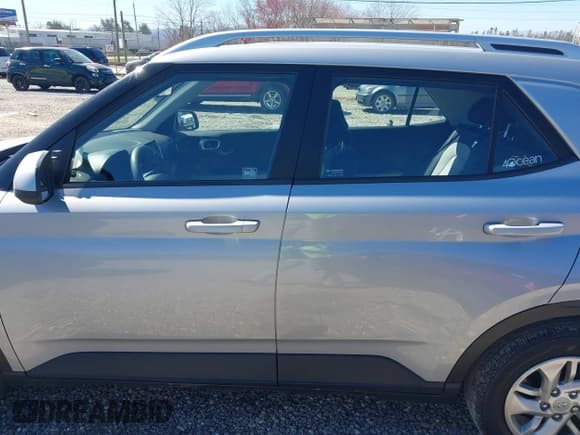 ✅ 2020 Hyundai Venue SEL • VIN: KMHRC8A39LU038177 • Lot: 41823569. Listed on IAAI with 40,142 mi. Free auction sales archive from the USA and detailed vehicle history report at DreamBid. Image 14.