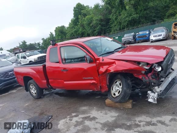 ✅ 2013 Toyota Tacoma • VIN: 5TFTX4CN7DX023442 • Lot: 42453596. Listed on IAAI with 93,905 mi. Free auction sales archive from the USA and detailed vehicle history report at DreamBid. Image 14.