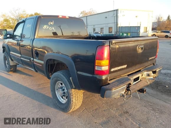 ✅ 2002 Chevrolet Silverado 2500HD LS • VIN: 1GCHK29U42E209682 • Lot: 43628709. Wystawiony na IAAI z przebiegiem 179 357 mil. Bezpłatny archiwum sprzedaży aukcyjnych z USA i szczegółowy raport historii pojazdu na DreamBid. Zdjęcie 6.