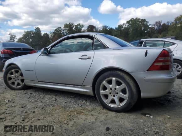 ✅ 2002 Mercedes-Benz SLK 230 Kompressor • VIN: WDBKK49FX2F242519 • Lot: 74947574. Listed on Copart with 38,513 mi. Free auction sales archive from the USA and detailed vehicle history report at DreamBid. Image 2.