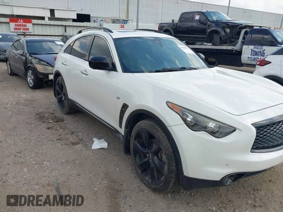 ✅ 2017 Infiniti QX70 • VIN: JN8CS1MW2HM411677 • Lot: 43084177. Listed on IAAI with 86,468 mi. Free auction sales archive from the USA and detailed vehicle history report at DreamBid. Image 1.