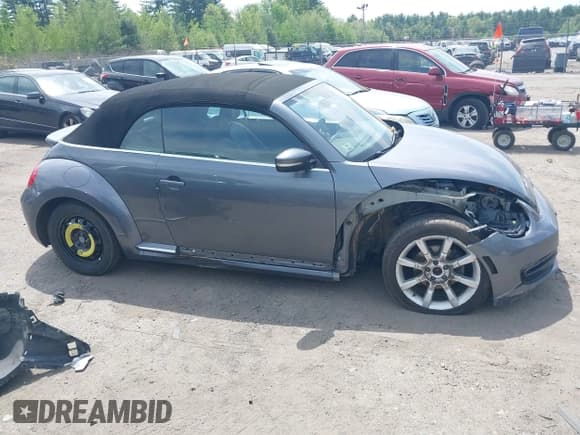 ✅ 2013 Volkswagen Beetle 2.5L • VIN: 3VW5P7ATXDM804051 • Lot: 42240396. Wystawiony na IAAI z przebiegiem 103 660 mil. Bezpłatny archiwum sprzedaży aukcyjnych z USA i szczegółowy raport historii pojazdu na DreamBid. Zdjęcie 13.